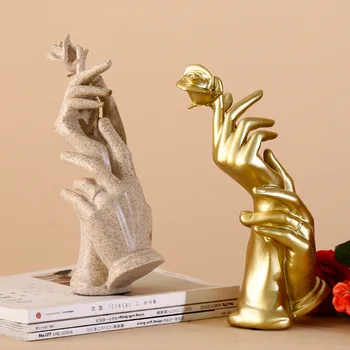 Украшение дома Скульптура из смолы Статуя Гостиная Винный шкаф Современная мода Ручные украшения из роз Золотые поделки Подарок